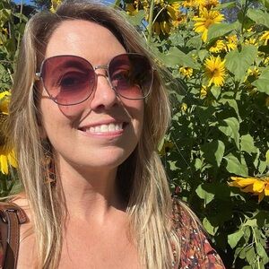 Meet your Posher, Daniette